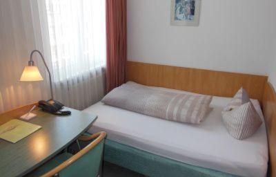 Room, Single
