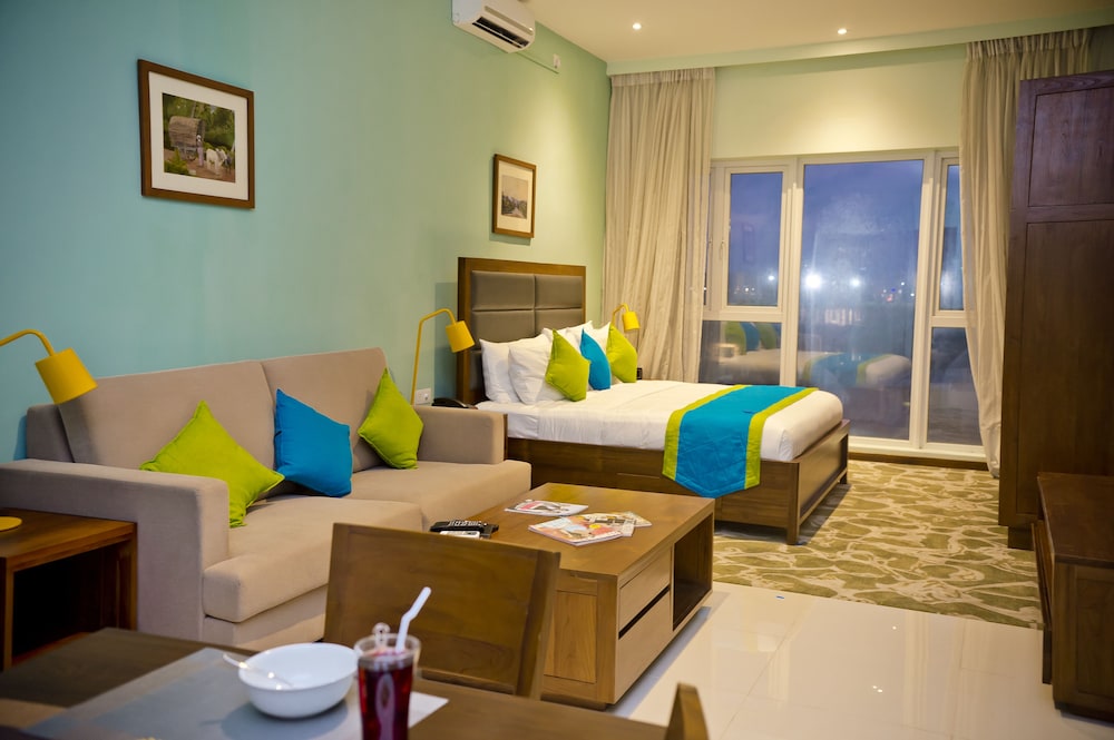 Ocean Edge Suites 24/49