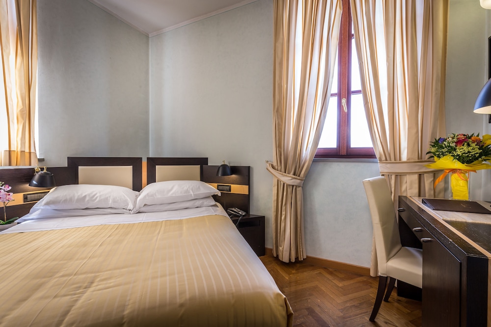 HOTEL DUOMO 23/74