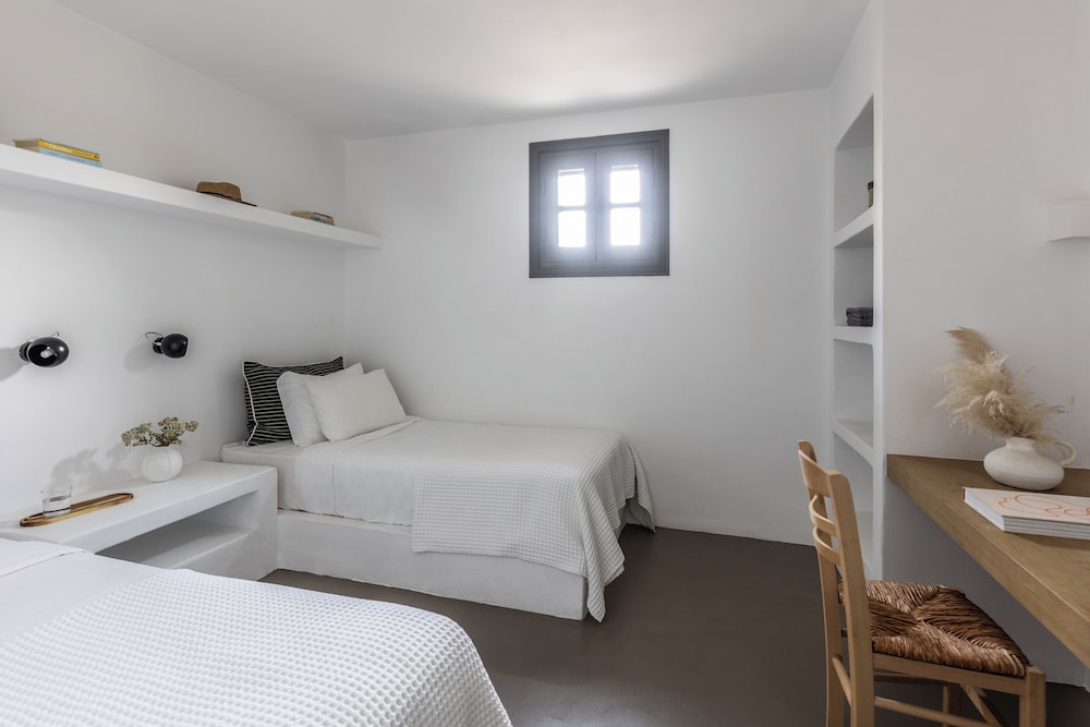 Acron Villas 5/50