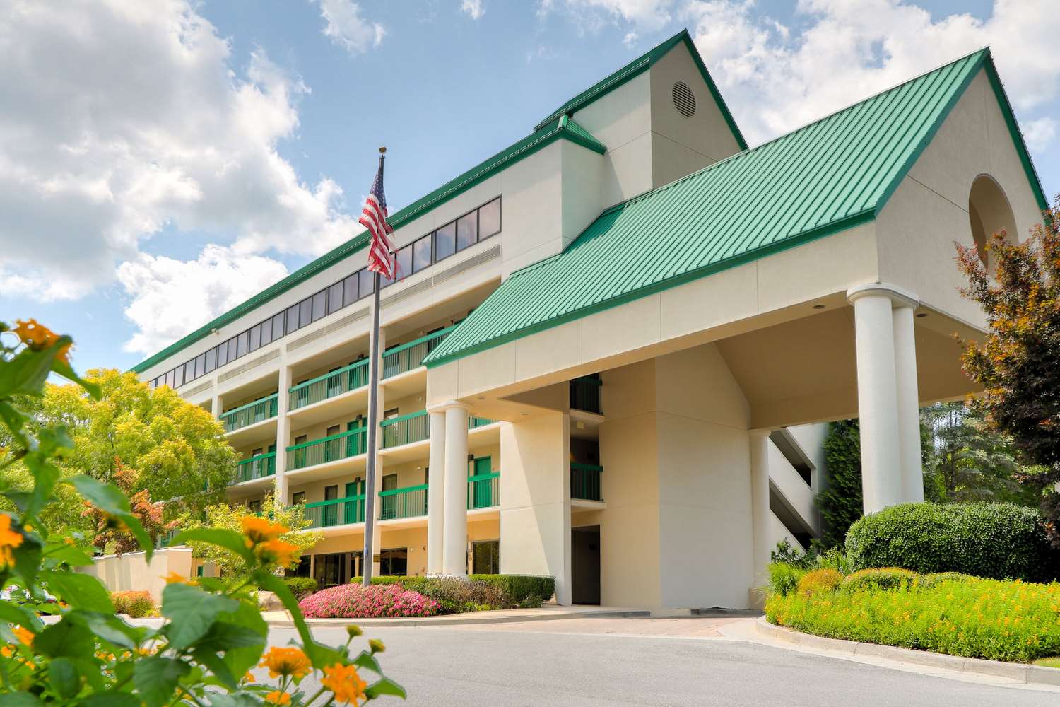 Quality Inn Near The Island Pigeon Forge 6/58
