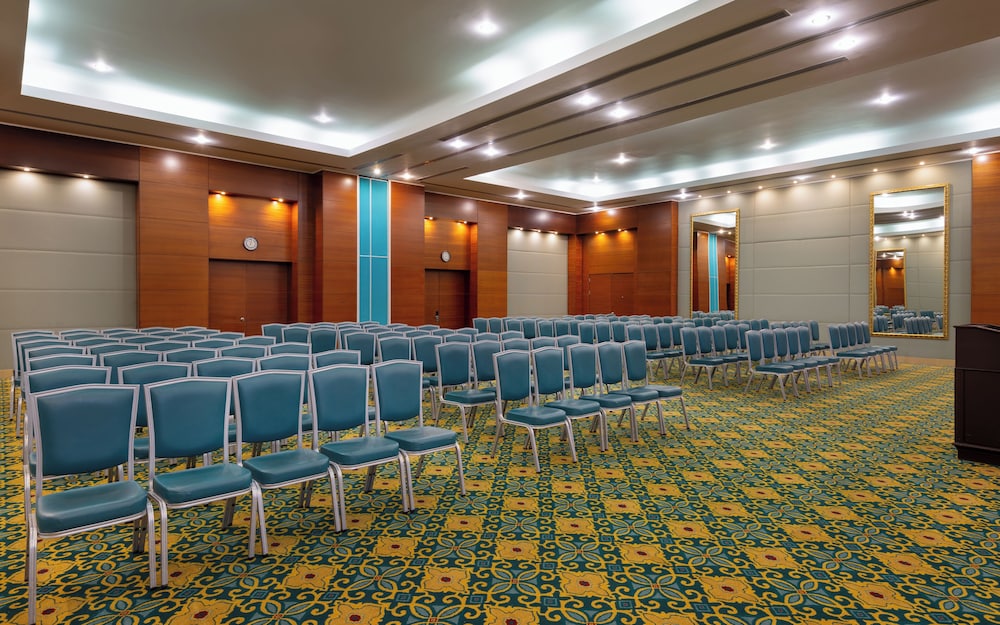 Renaissance Aktau Hotel 59/64