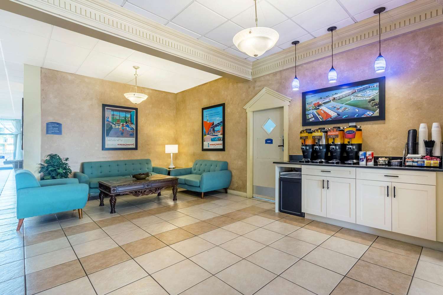 Howard Johnson by Wyndham Lakeland 2/23