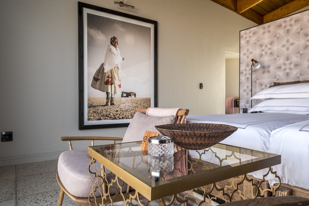 The Desert Grace, Gondwana Collection Namibia (PTY 15/58