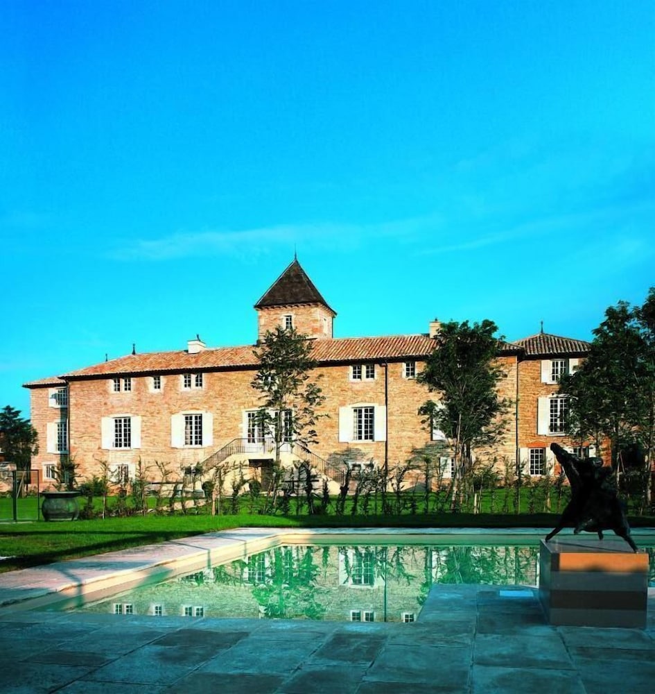 Le Chateau De Besseuil 54/58