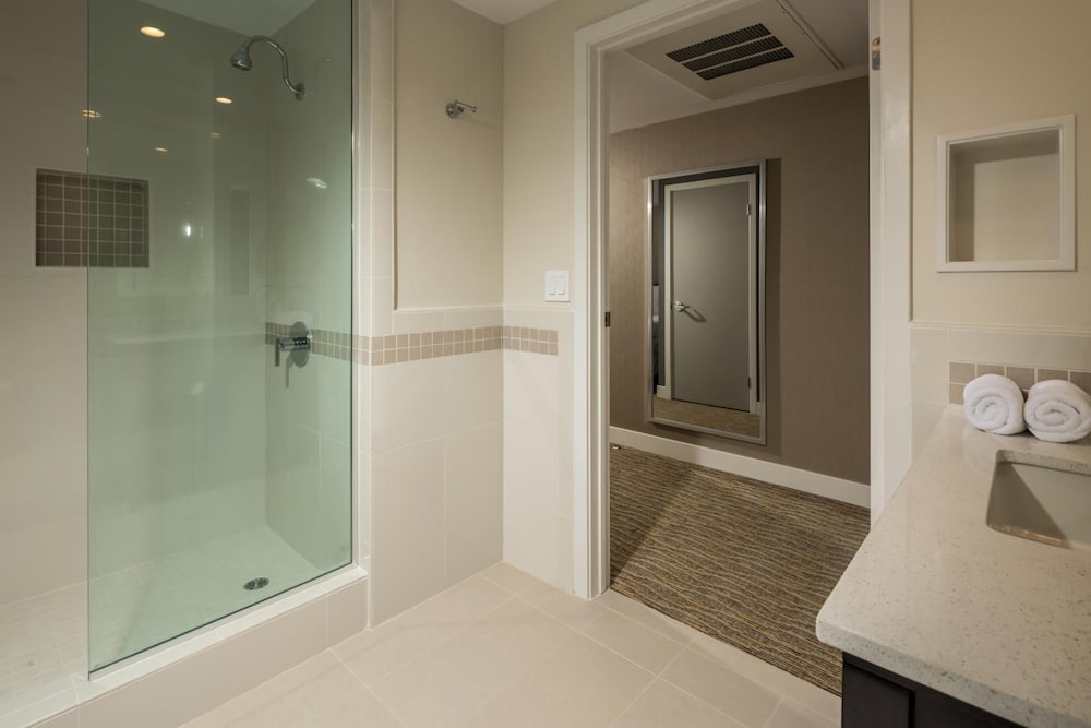 Aventura Hotel 32/33