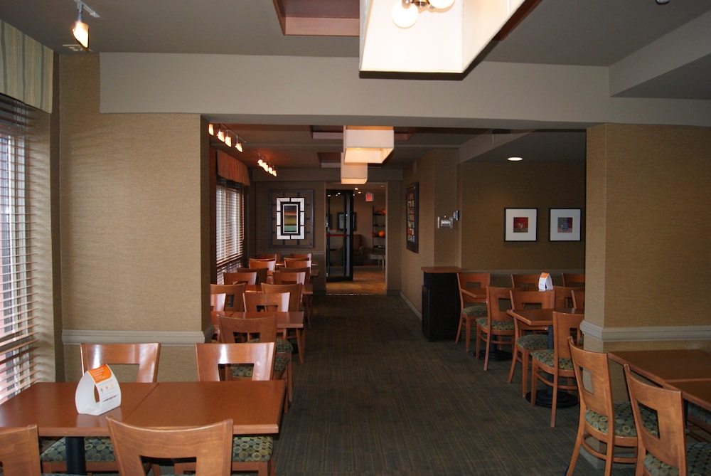 Quality Inn & Suites P.E. Trudeau Airport 19/26