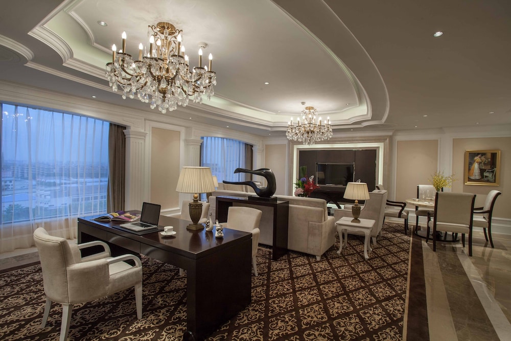 Holiday Inn FOSHAN NANHAI CENTRAL 55/81