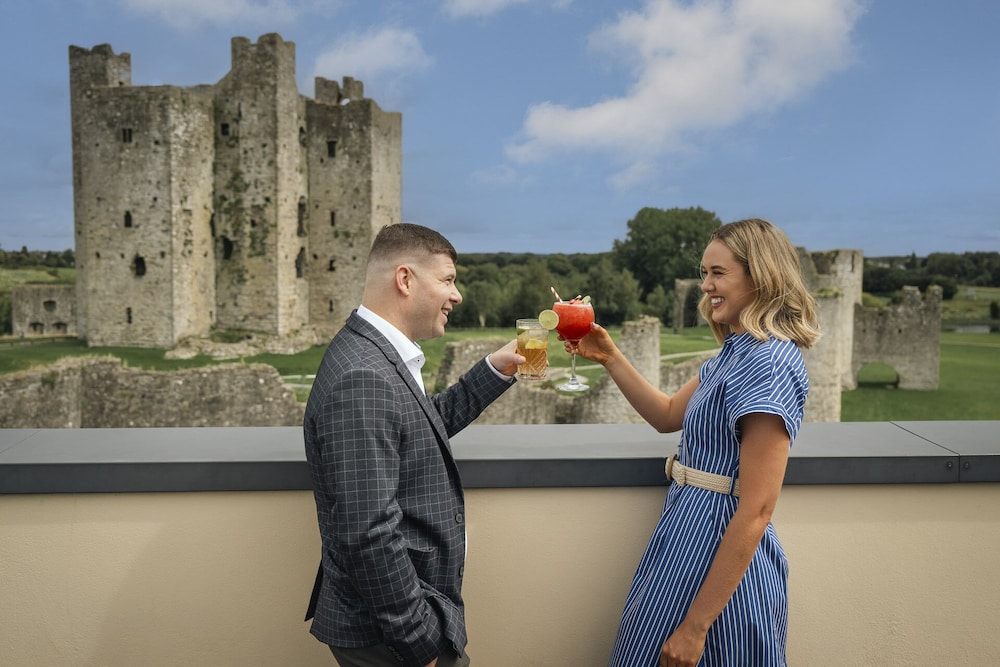 Trim Castle Hotel 12/57