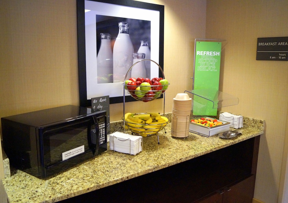 Hampton Inn Altoona 18/40