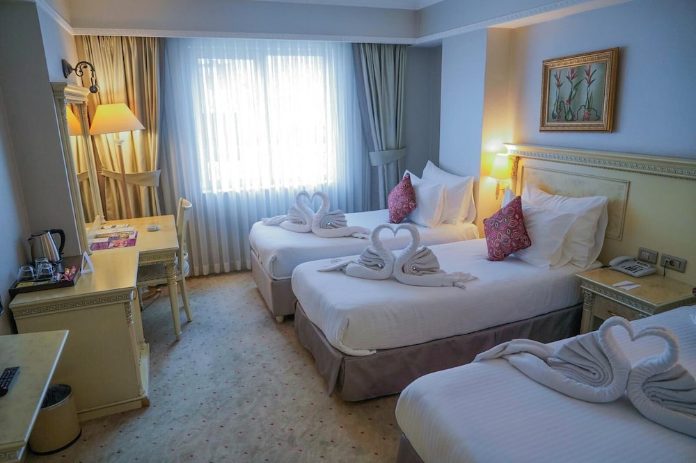 Demir Hotel 13/44