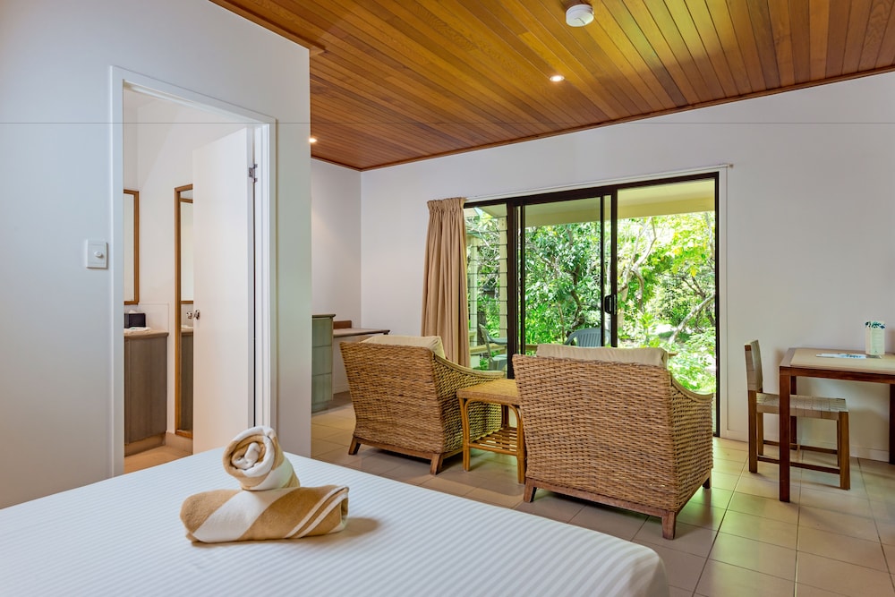 Heron Island Resort 40/70