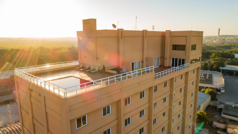 Lummina Hotel Mogi 5/50