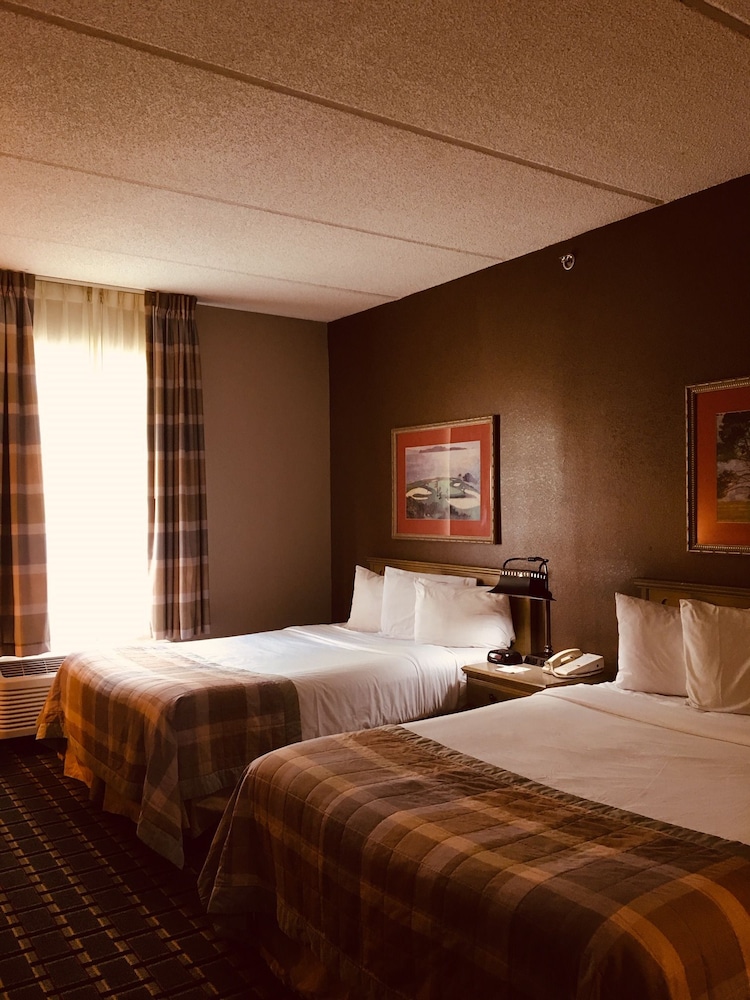Hawthorn Extended Stay by Wyndham Conyers 7/40