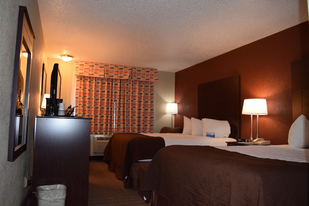 Baymont By Wyndham Midland Airport 14/32