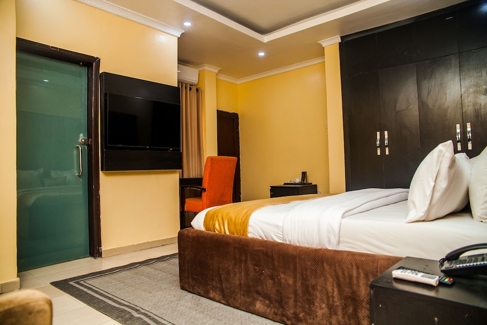 Cribville Hotel & Suites 14/41