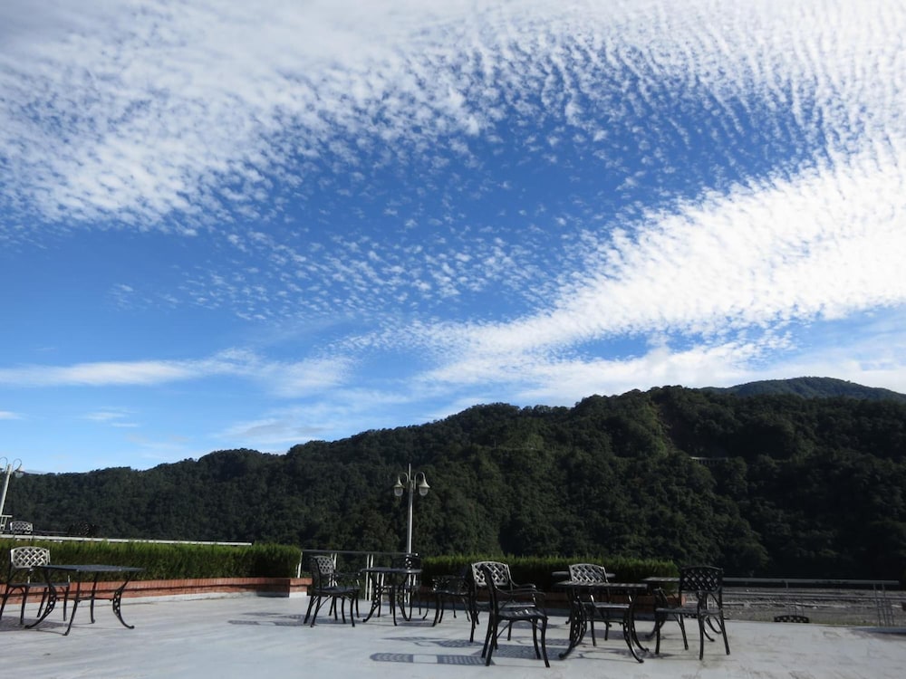 Yingshih Resort 48/56