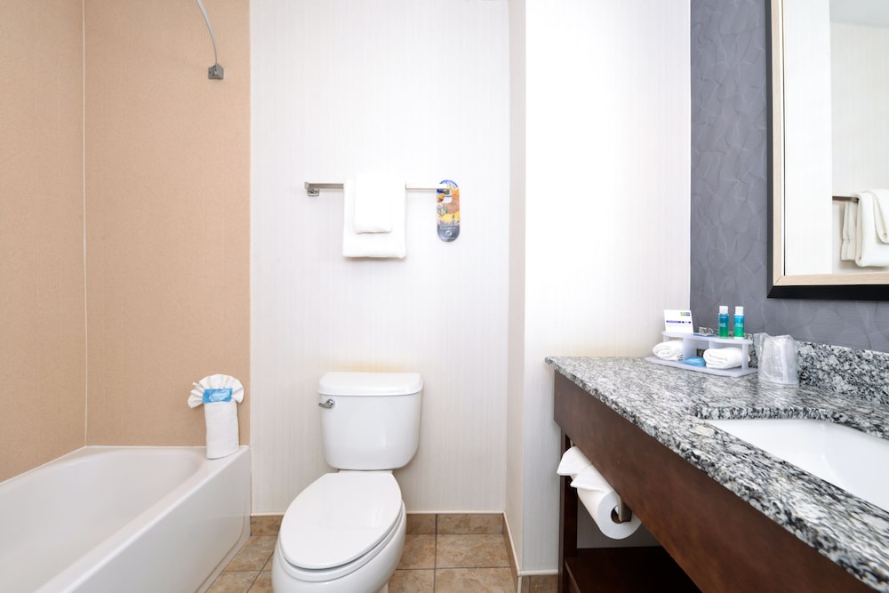 غرفة قياسية، Holiday Inn Express Hotel And Suites Greenfield 2/2