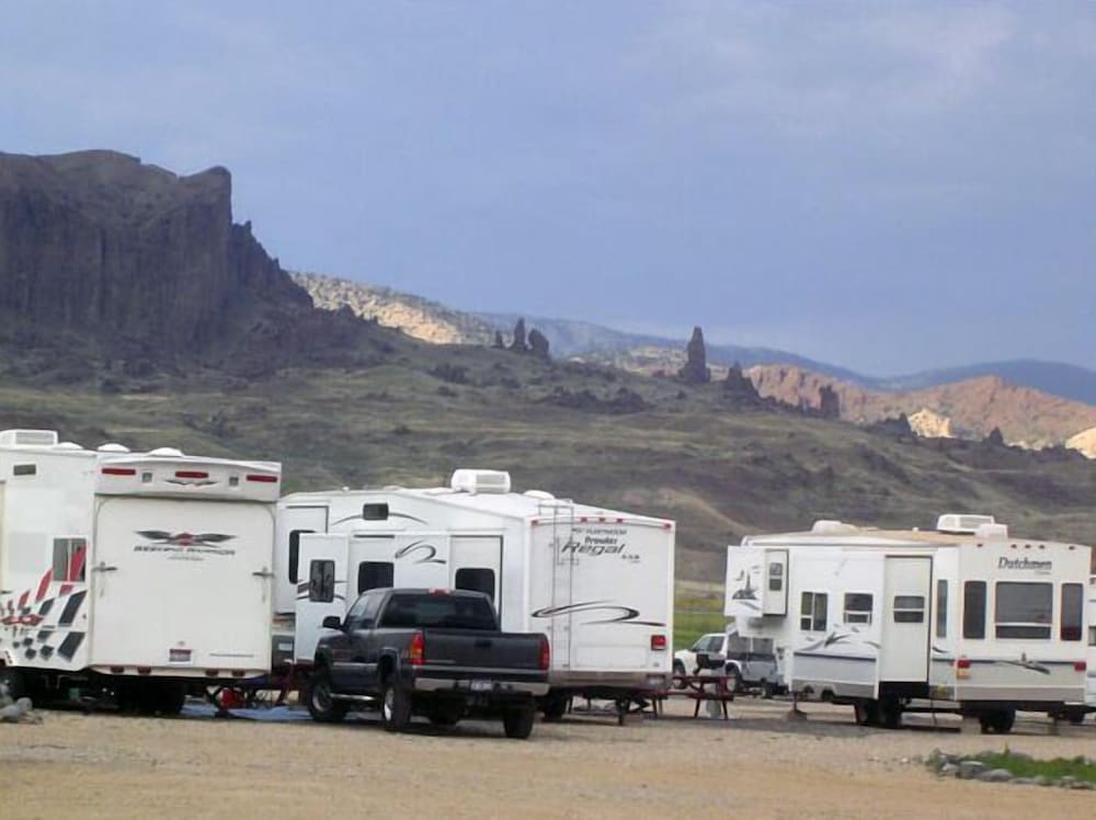 Yellowstone Valley Inn 3/50