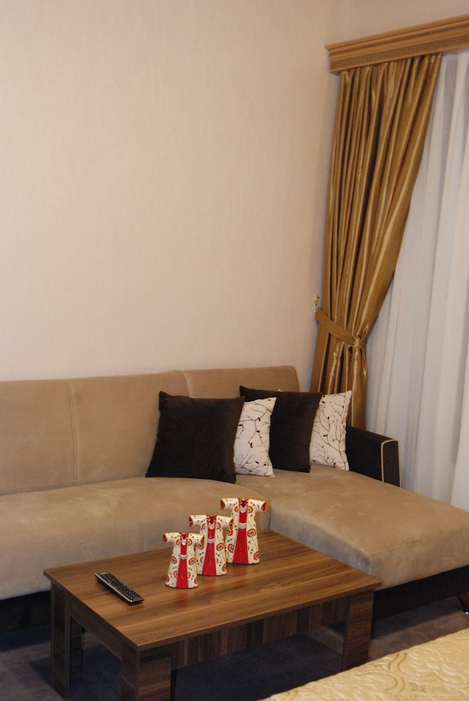The Pashas House 34/44