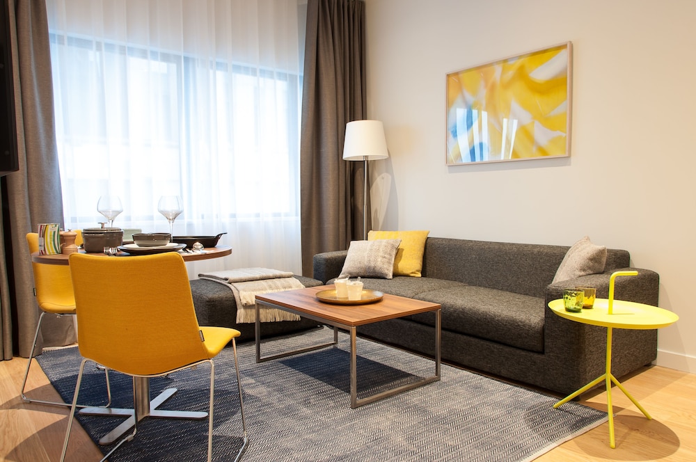Premier Suites Plus Rotterdam 32/50