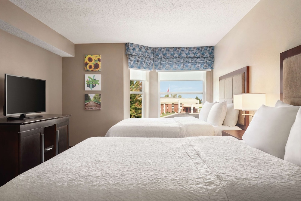 1 BEDROOM, SUITE, 2 QUEEN BEDS, SOFA