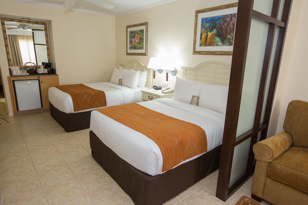 Comfort Suites Paradise Island 16/55