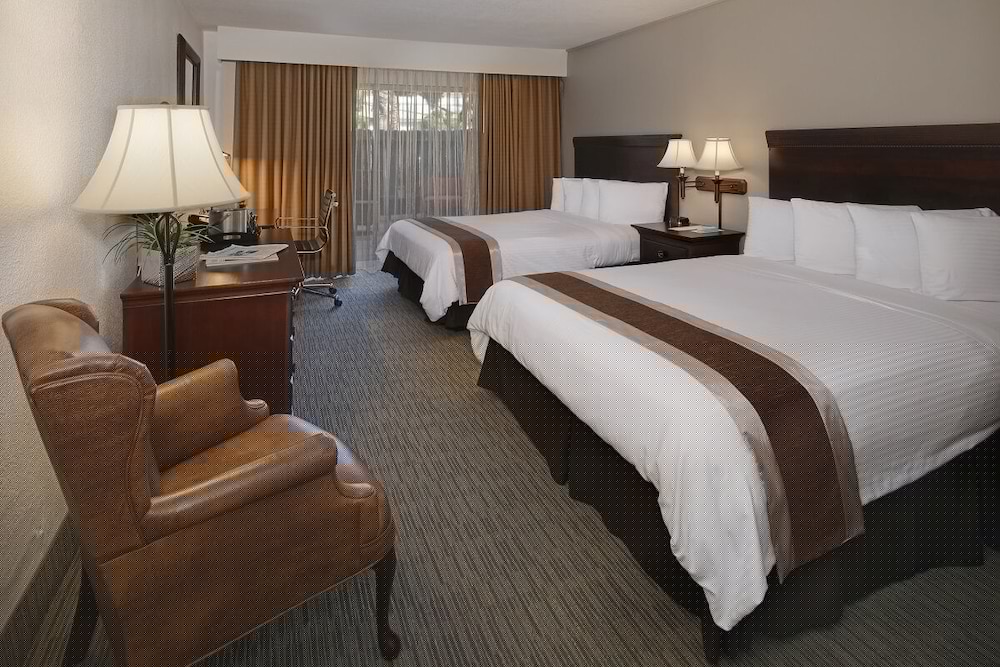 The Anaheim Hotel 22/74