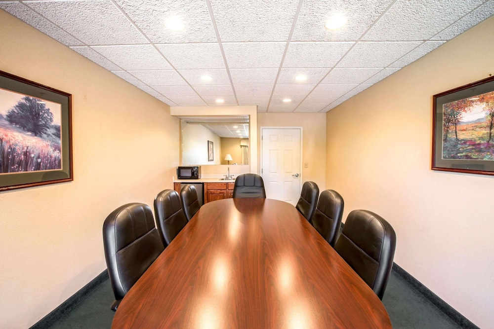 Quality Inn Greeneville - Tusculum 32/40