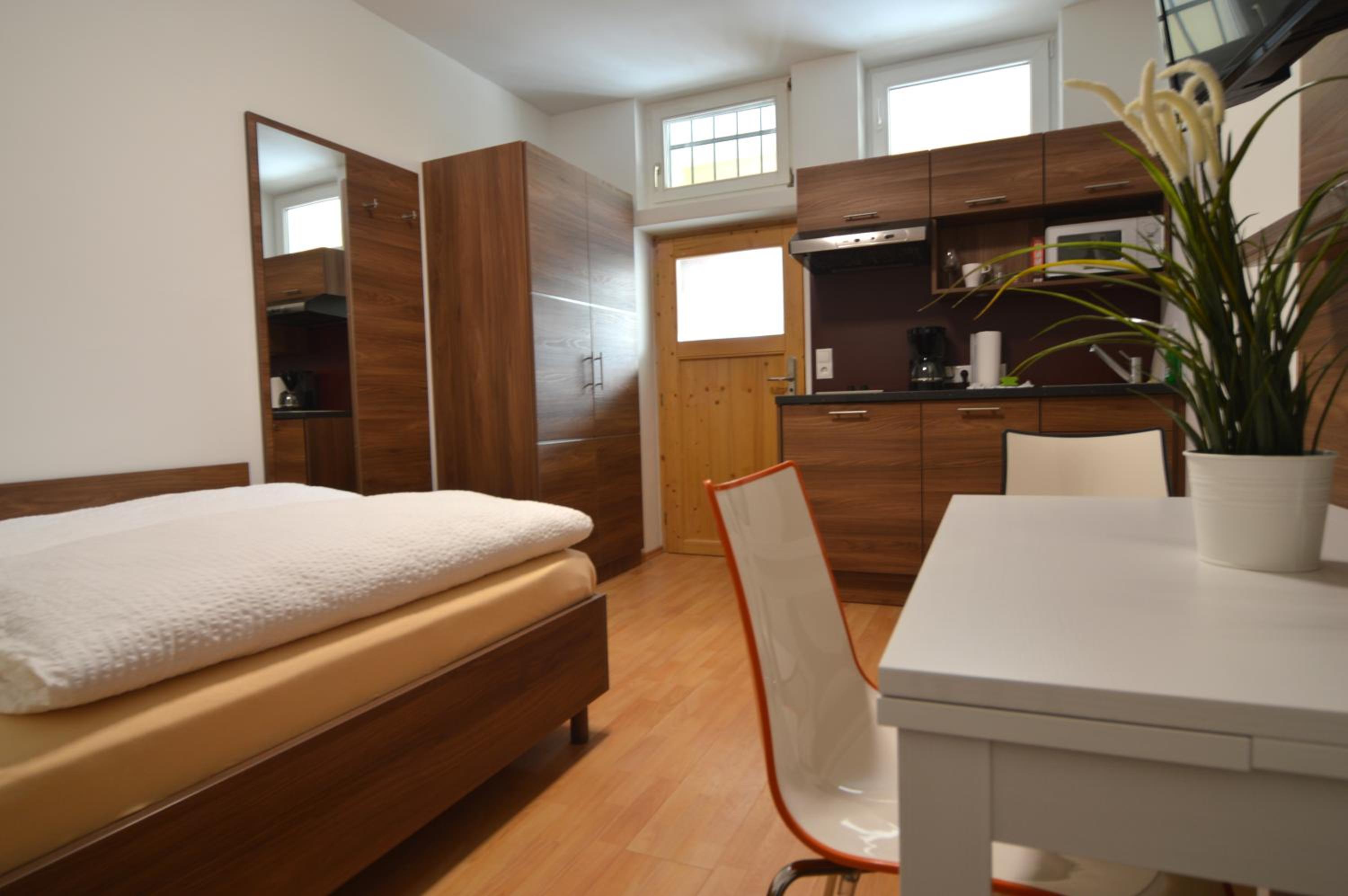 Semi Room, Studio, Semi Double Bed, Garden View