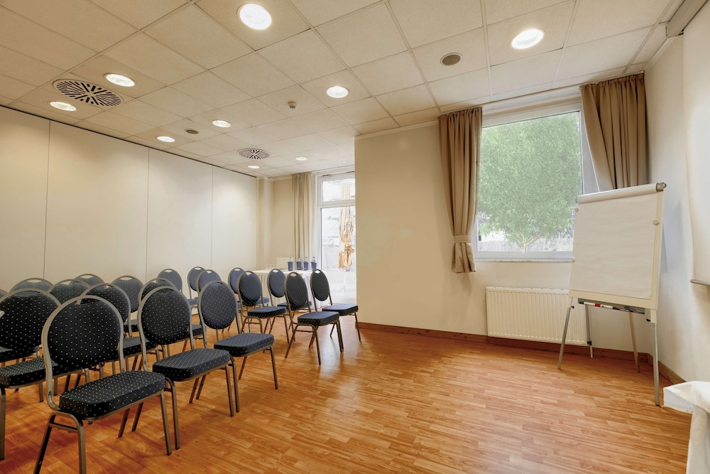 Am Schloss Kopenick By Golden Tulip Ex Best Western Hotel Am Schloss Koepenick 67/77