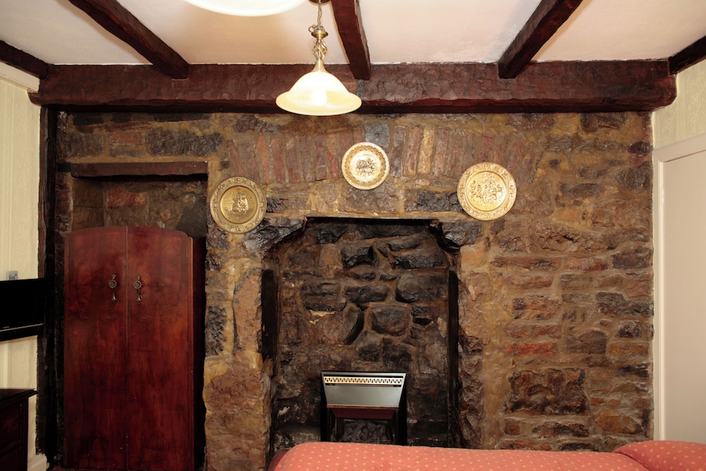 Averon Guest House 8/50