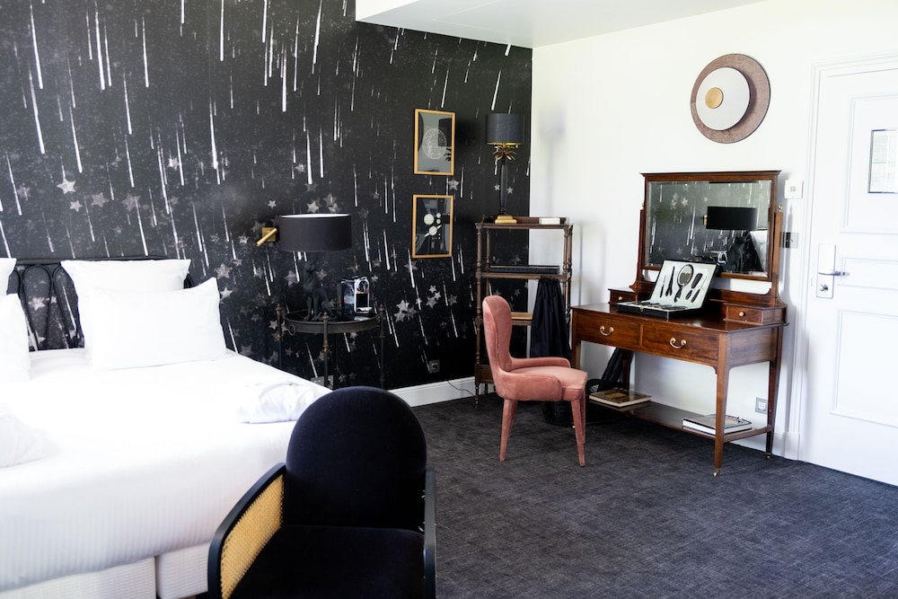 NOVOTEL CHATEAU DE MAFFLIERS 65/79