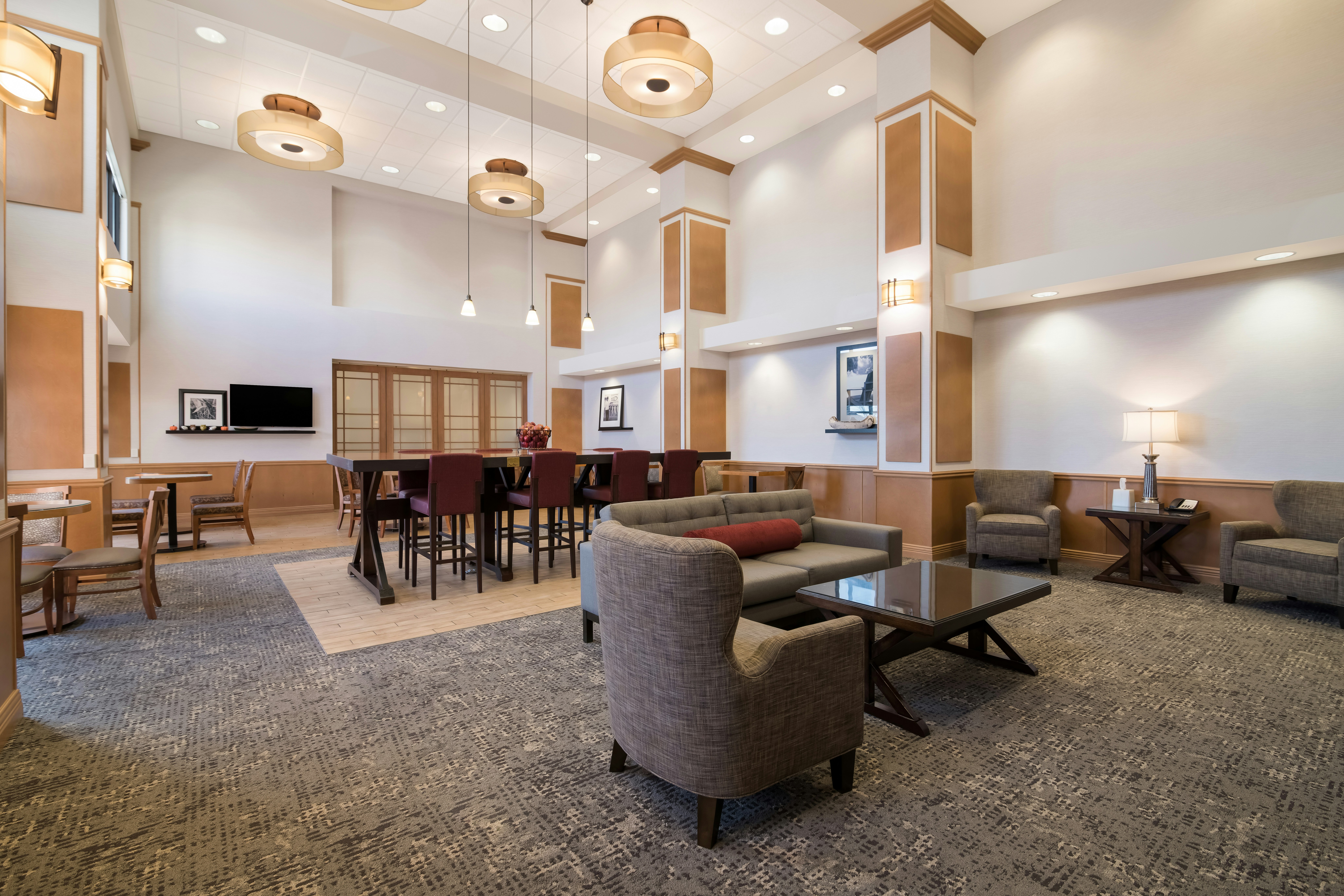 Hampton Inn Suites Plattsburgh 32/47