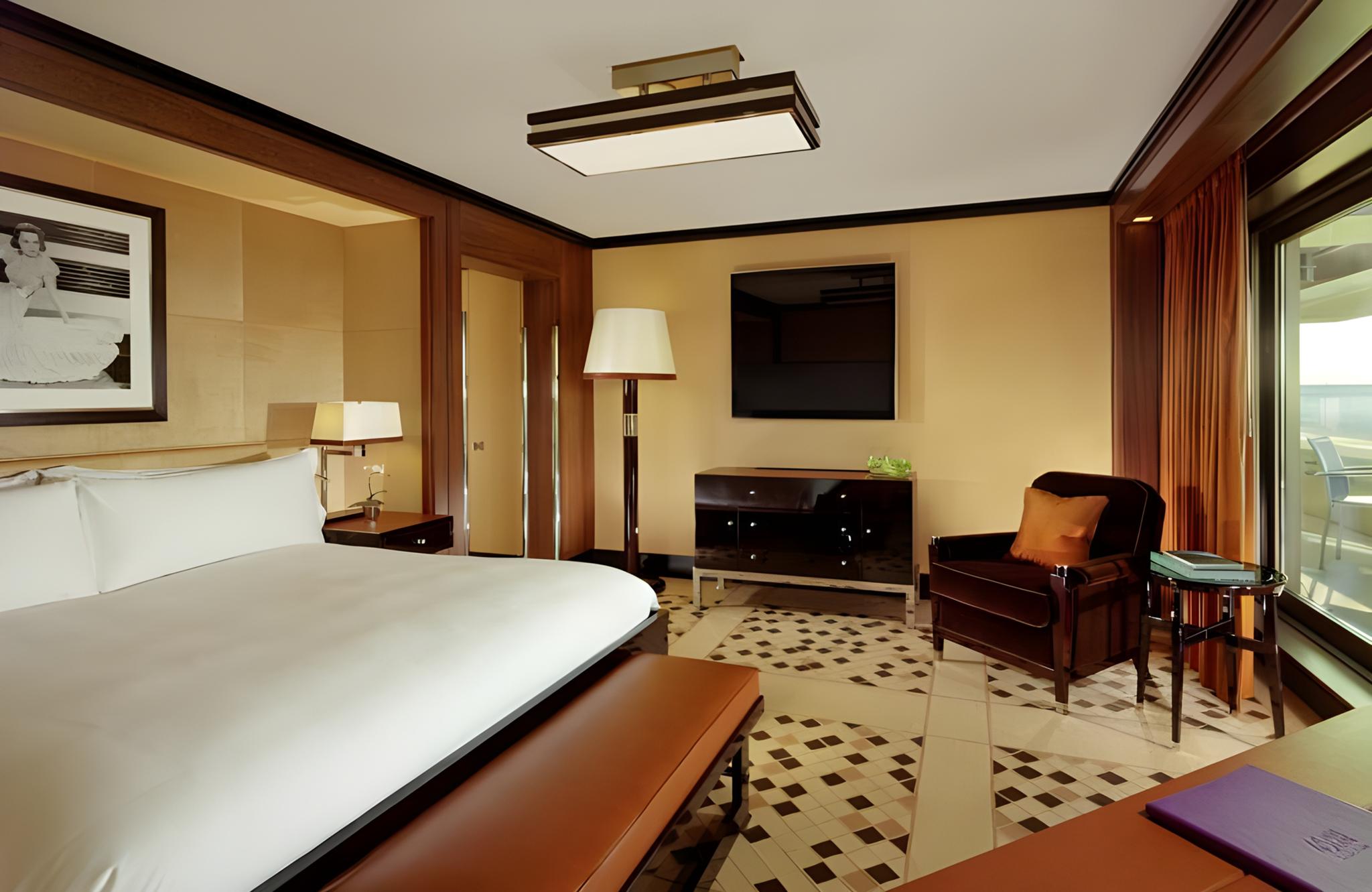 LONDON, SUITE, BALCONY
