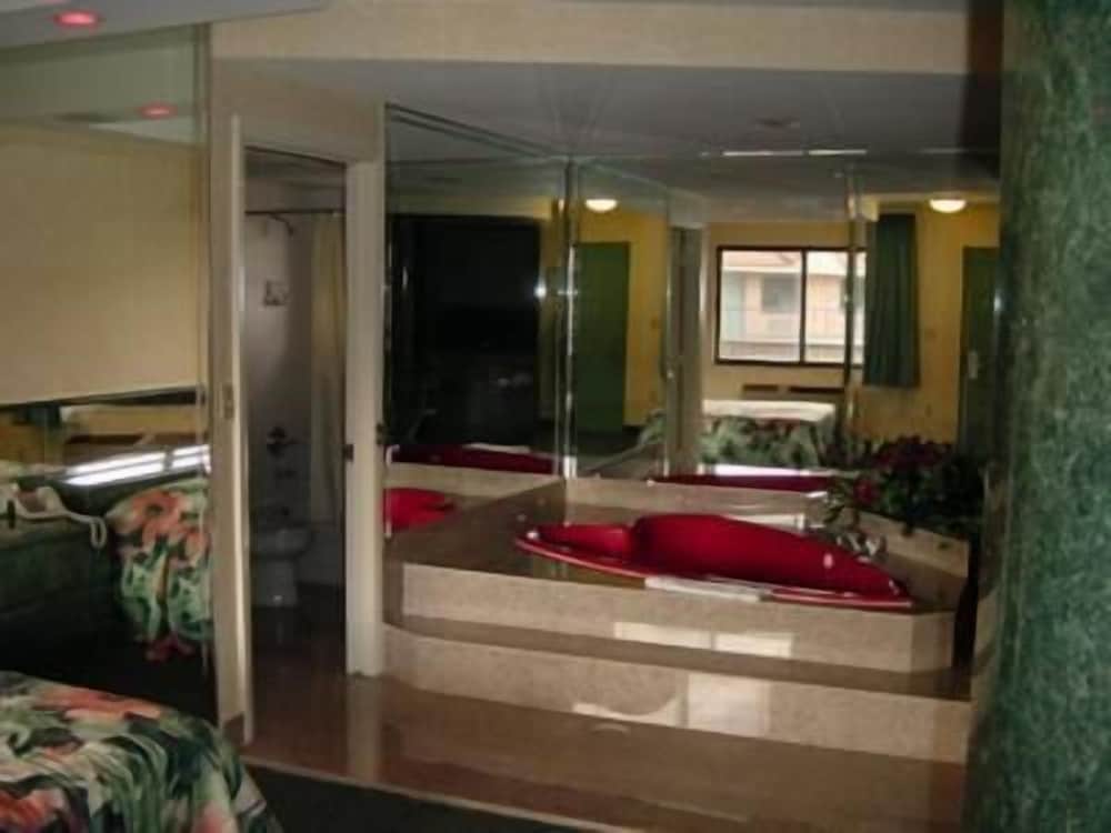 Miami Princess Hotel 7/42