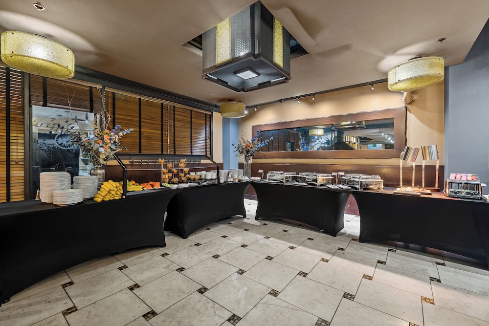 Arctic Club Hotel 43/50