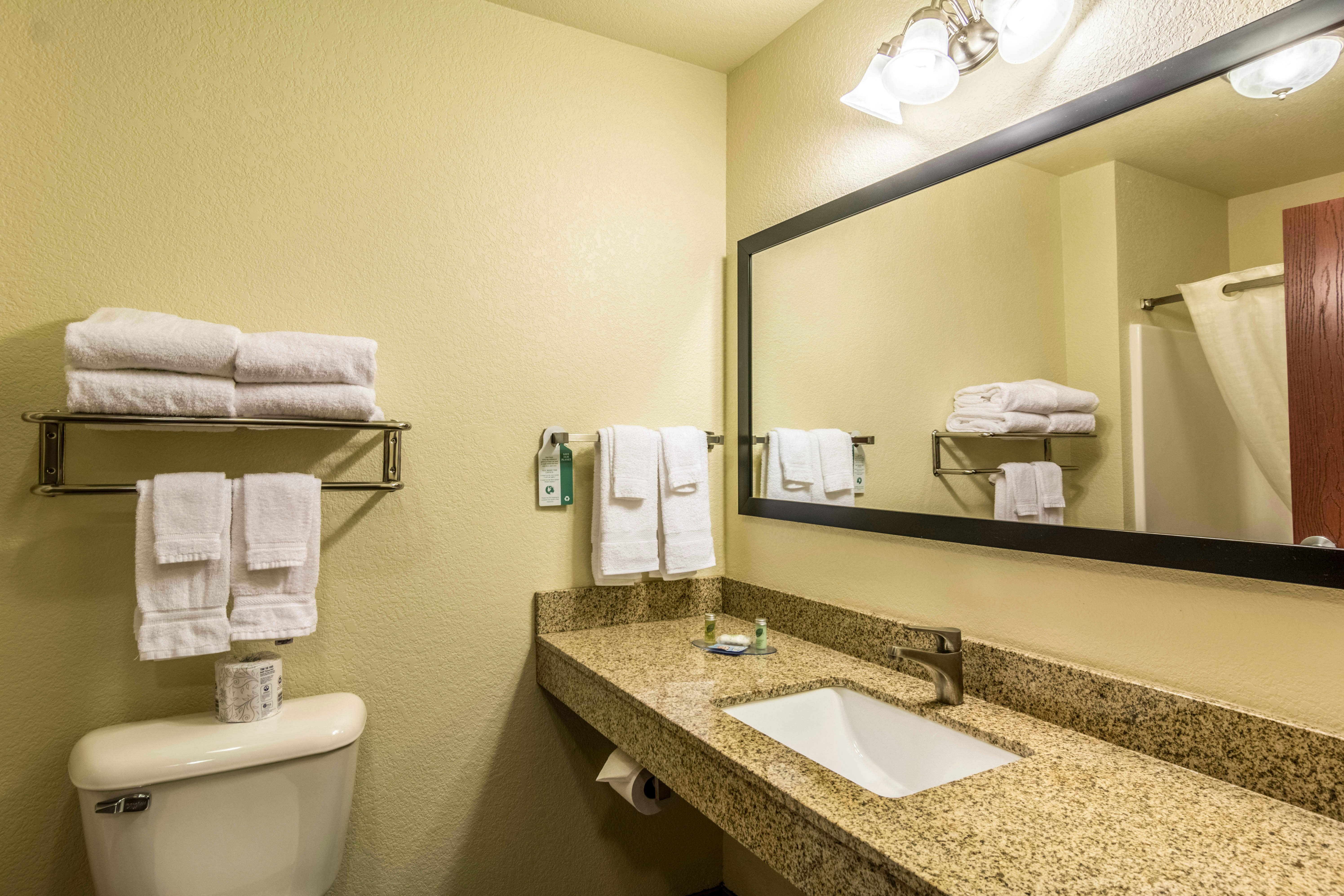 Cobblestone Hotel and Suites - Erie 49/50