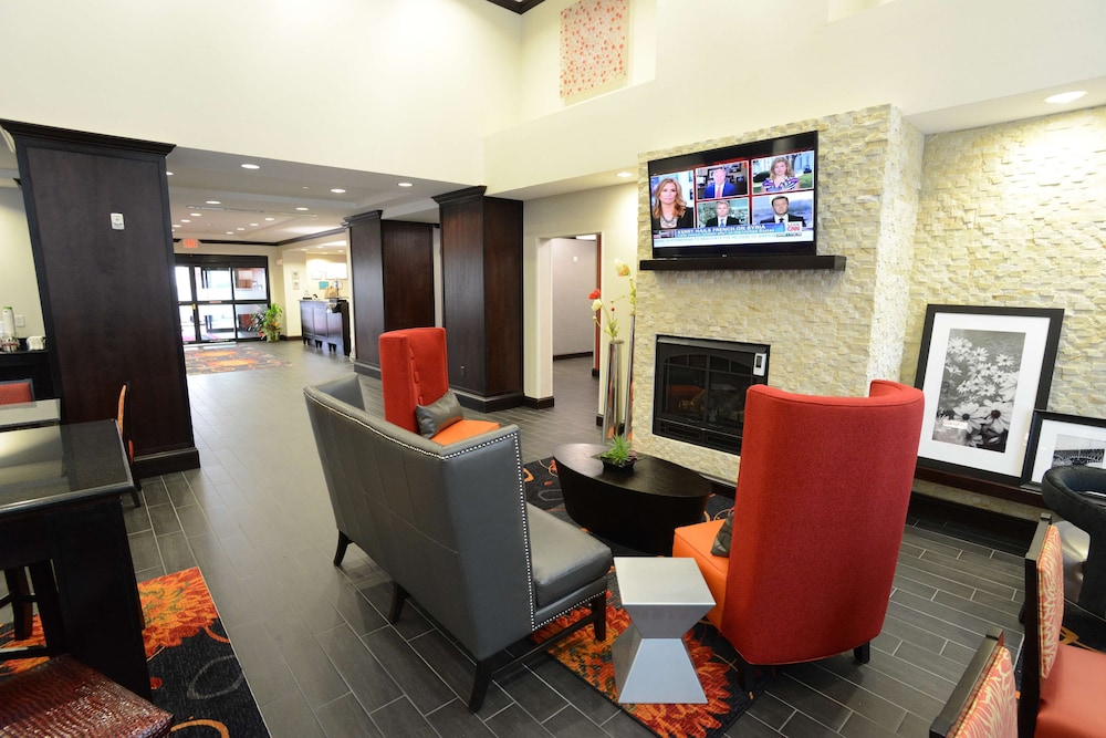 Hampton Inn And Suites Albany 24/32