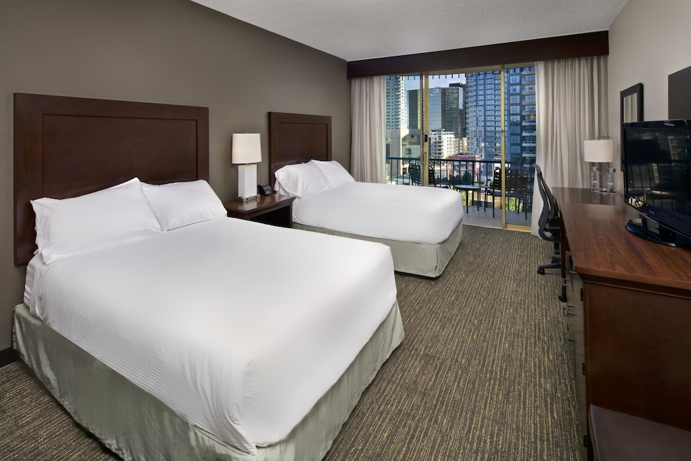 SKYLINE, 2 DOUBLE BEDS