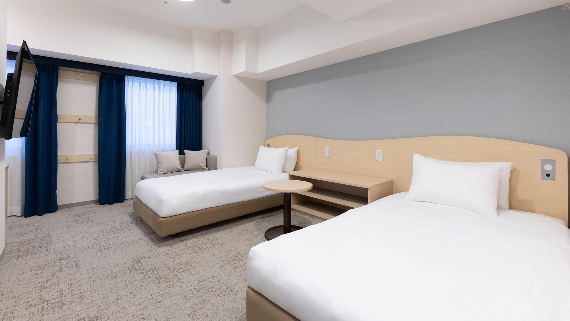 Universal, Twin Beds