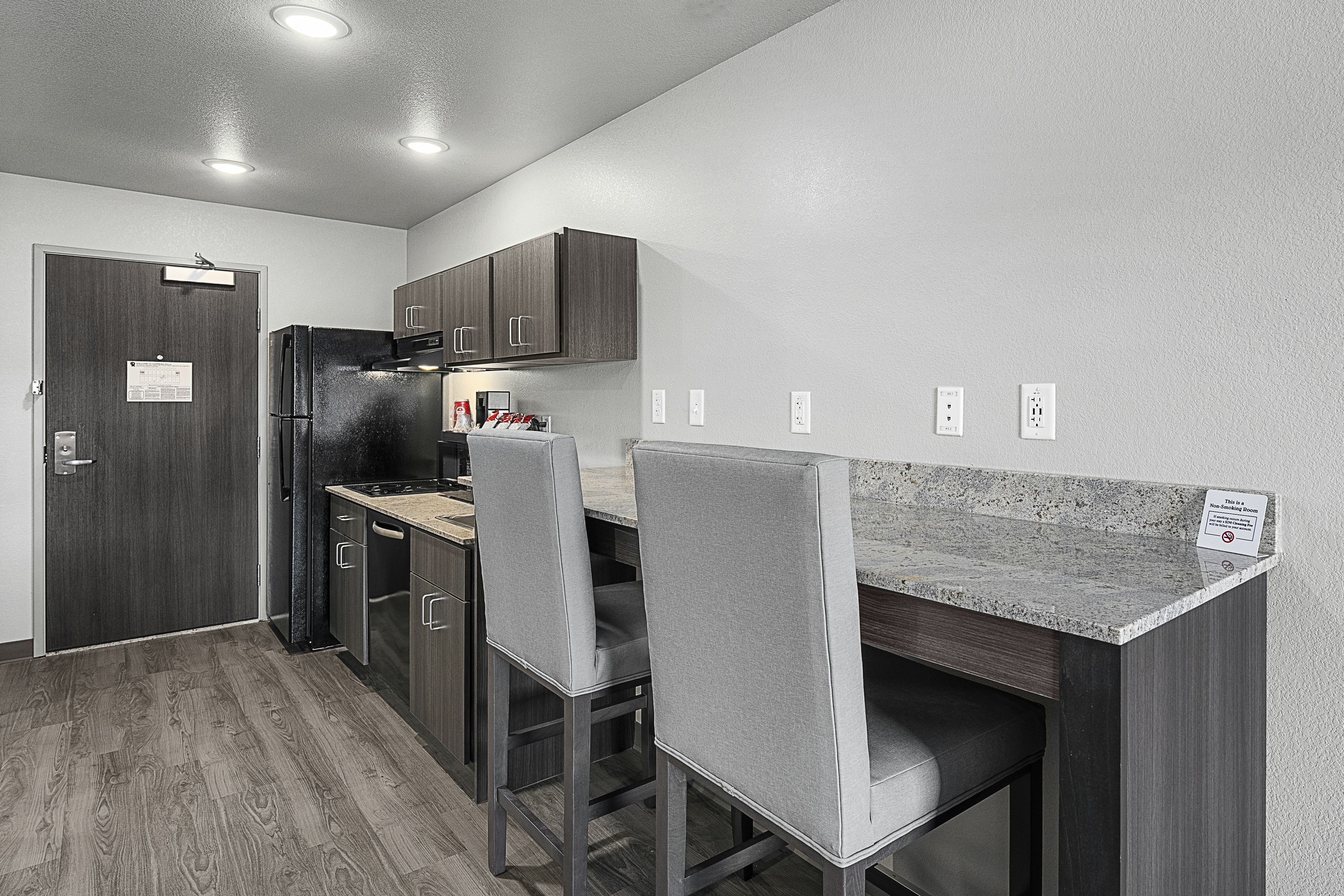 Riverstone Suites - Chippewa Falls 5/50