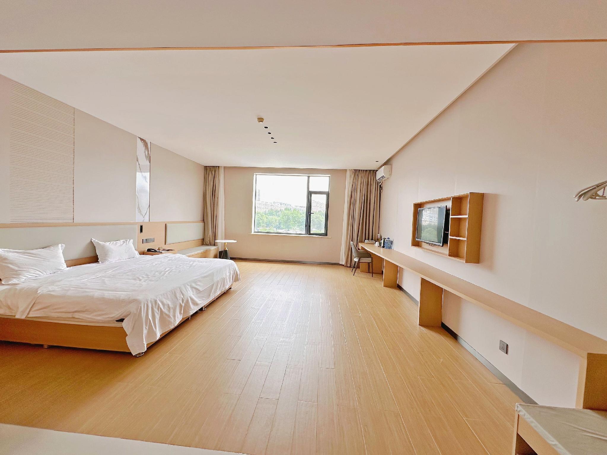 Huanghe Jingdu Conference Center 8/27