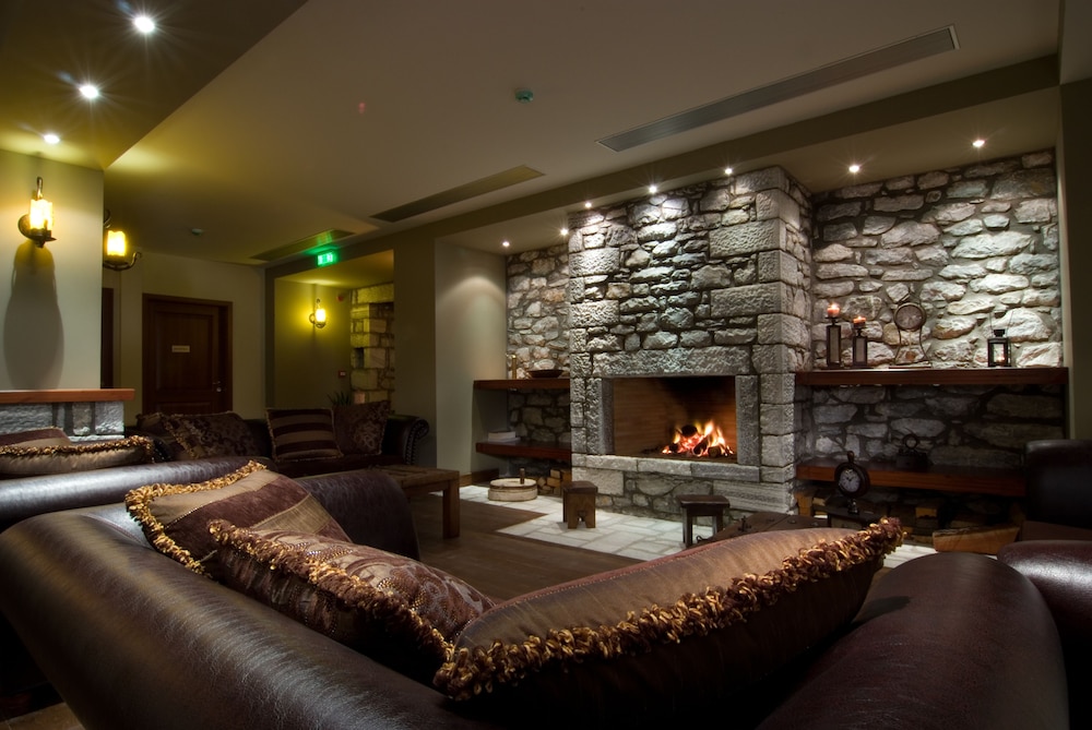 ITILO TRADITIONAL HOTEL 41/68