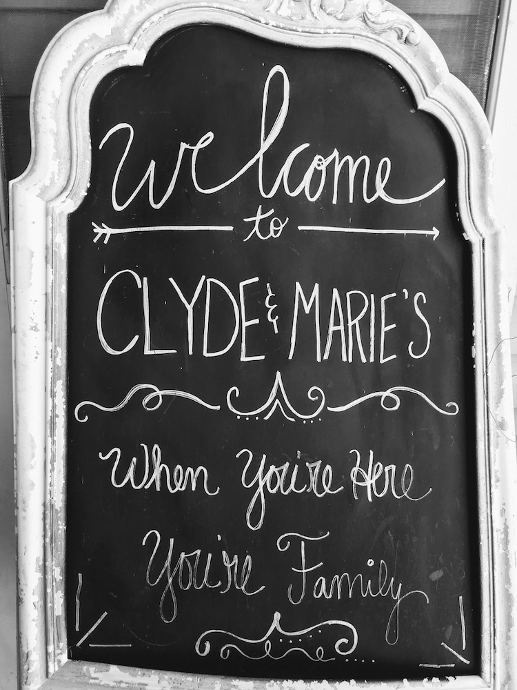 Clyde and Marie s Bed & Breakfast 7/36
