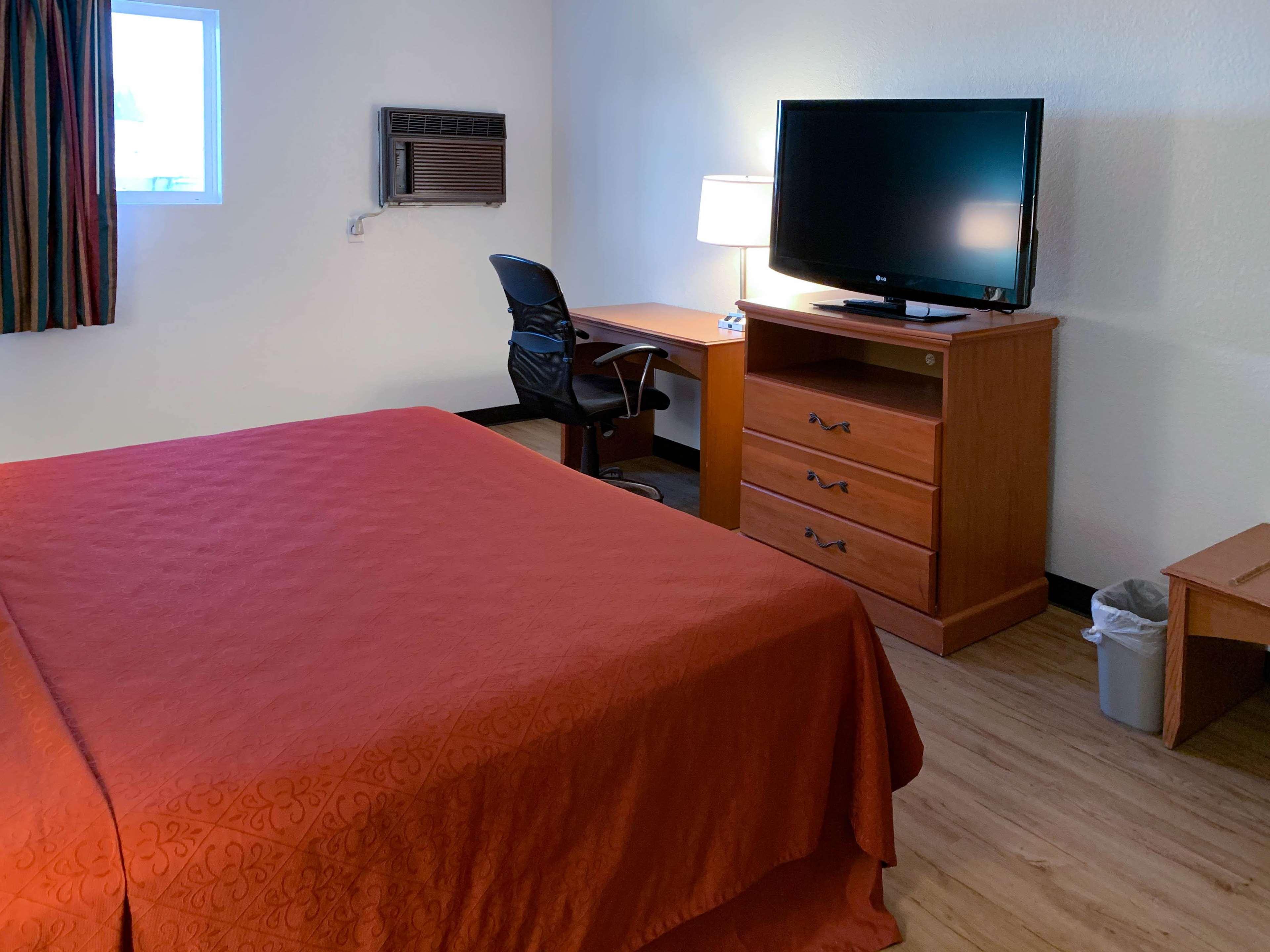 Studio6 Lincoln, NE - Airport 26/43