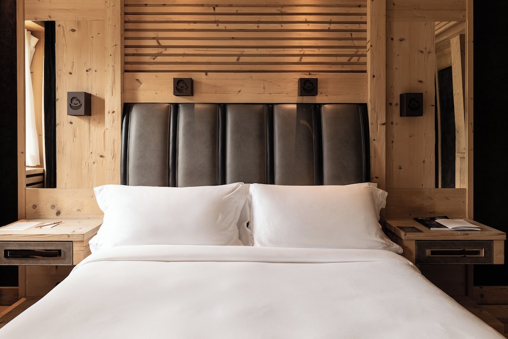 Deluxe, Murphy Bed, Queen Bed, with Extra Bed