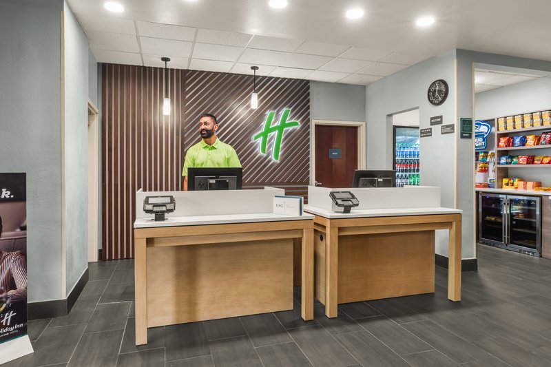 Holiday Inn and Suites Bothell an IHG Hotel (ex. Red Lion Inn & Suites) 1/13