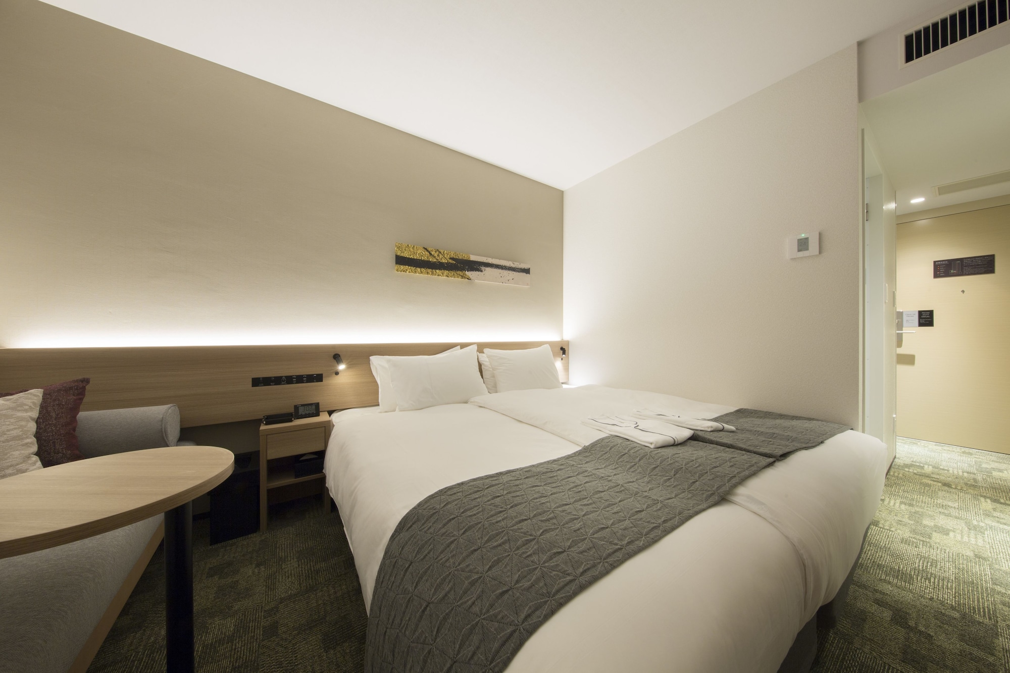 HOLLYWOOD, TWIN BEDS