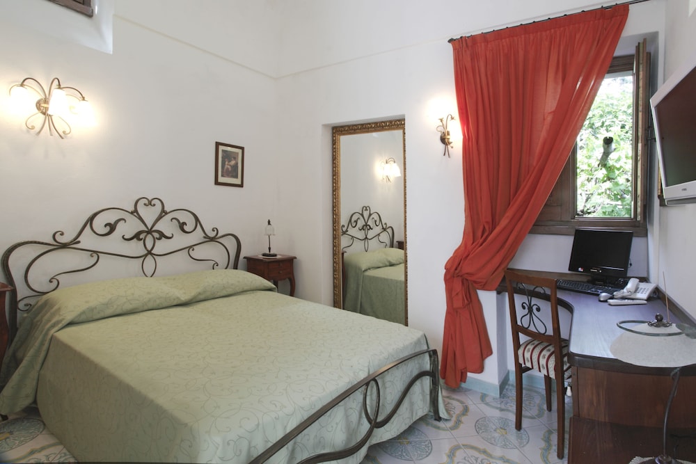 L Antico Borgo Dei Limoni 11/50